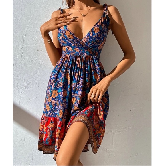 BellanBlue Dresses & Skirts - Boho Floral Print Cami Dress